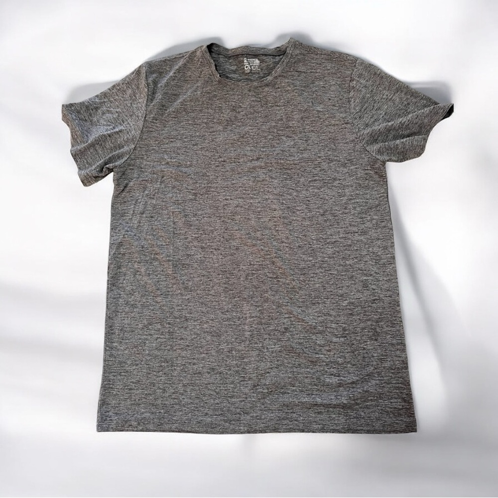 32 Degrees Men’s Workout Shirt Medium